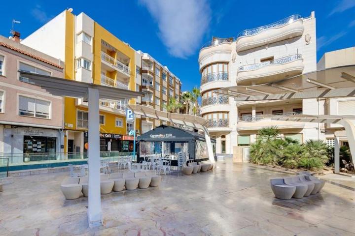 Apartamento en venta en Torrevieja photo 0