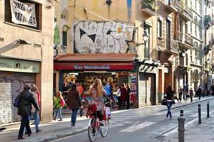 Piso en venta en Barcelona, El Raval photo 0