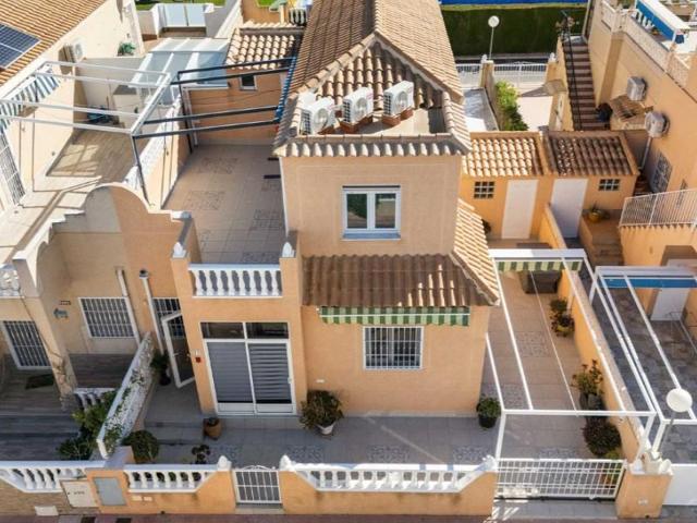 Bungalow en venta en Torrevieja photo 0
