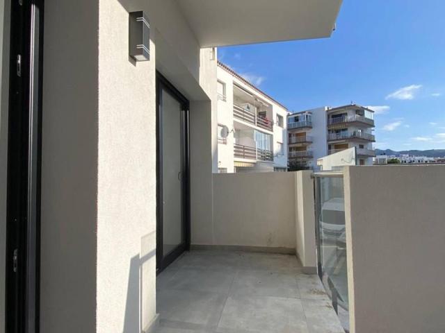 Piso en venta en Roses, Santa Margarida photo 0