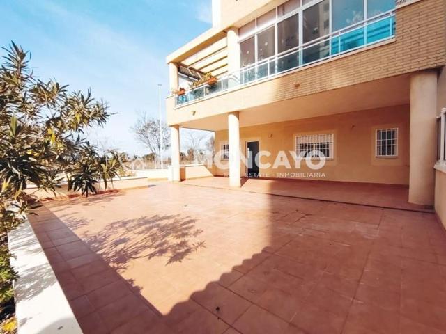 Planta baja en venta en Guardamar del Segura, Puerto deportivo photo 0