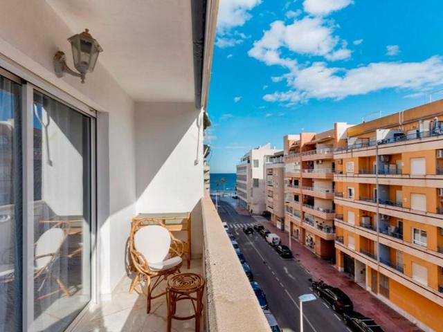 Apartamento en venta en Torrevieja photo 0