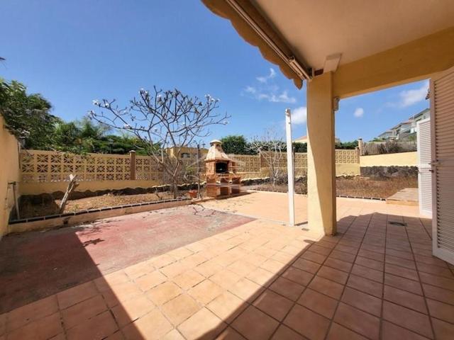 Piso en venta en Arona photo 0