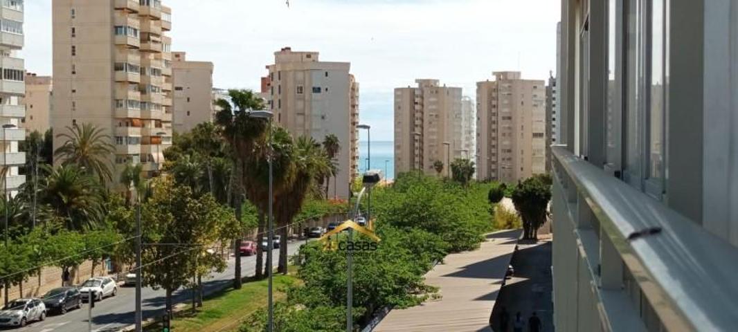 Apartamento en venta en Alicante, Playa de San Juan photo 0