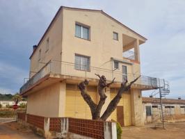 Chalet en venta en Santa Bárbara, Cataluna photo 0
