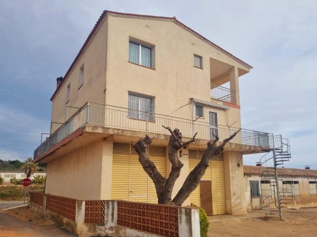 Chalet en venta en Santa Bárbara, Cataluna photo 0