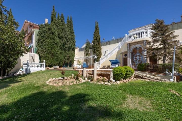 Chalet en venta en Granada, El serrallo photo 0