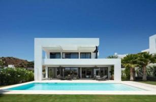 Chalet en venta en Marbella, Nueva Andalucia - Los Olivos photo 0