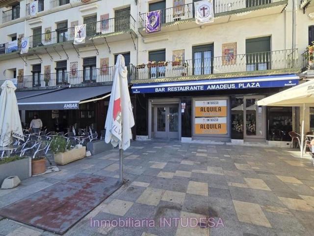 Local comercial en alquiler en Tudela, Plaza de los fueros, 31500 photo 0