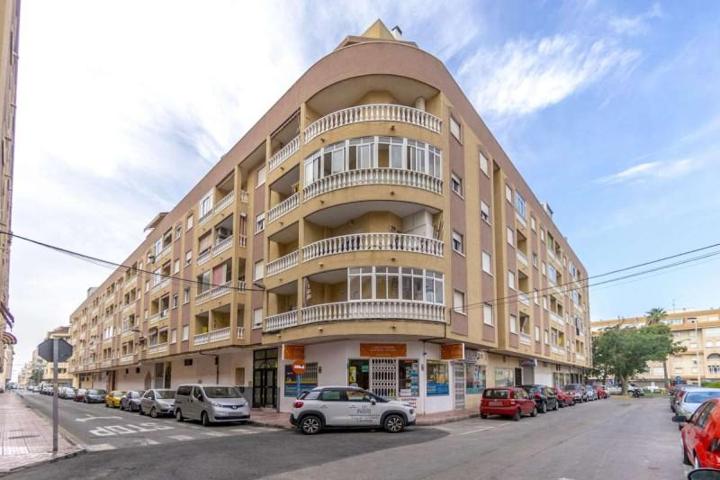 Apartamento en venta en Torrevieja, Torrevieja photo 0