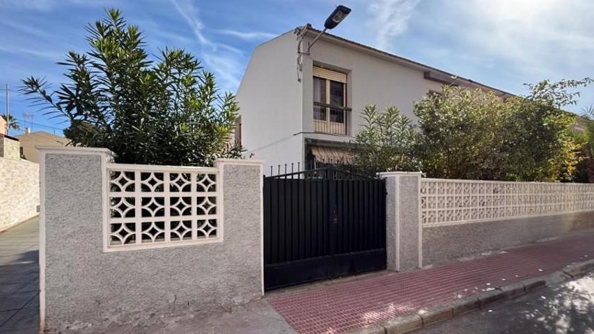 Chalet en venta en Santa Pola, Calle Zorrilla, 03130 photo 0