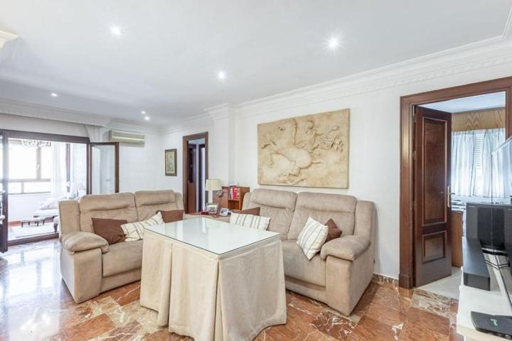 Piso en venta en Granada, Granada photo 0