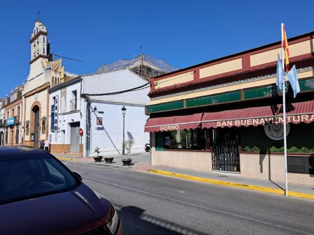 Local comercial en venta en Castilleja de la Cuesta, Aljarafe photo 0