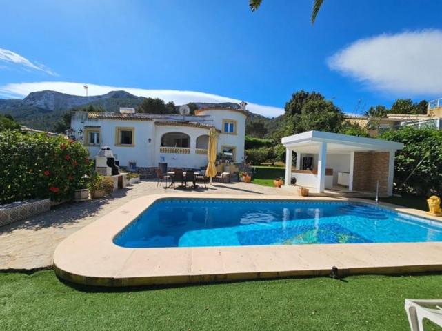 Chalet en venta en Denia photo 0