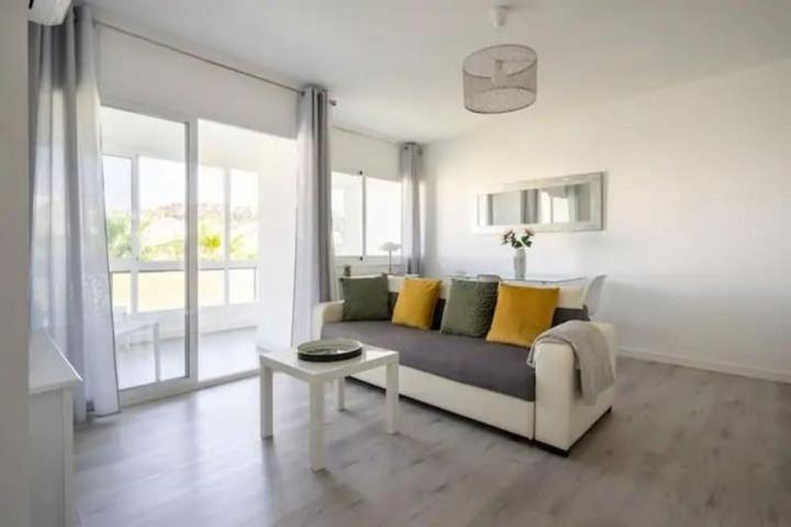 Apartamento en venta en Marbella, Costa del Sol photo 0