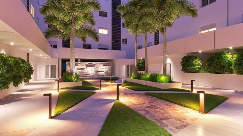 Local comercial en venta en Estepona, 2º Línea de Playa photo 0