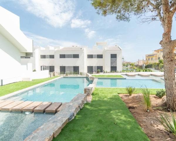 Piso en venta en Torrevieja, Los Altos photo 0