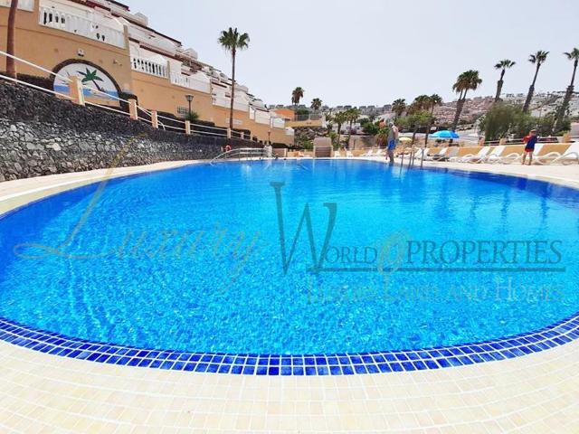 Apartamento en venta en Adeje, Calle Alemania, 38660 photo 0
