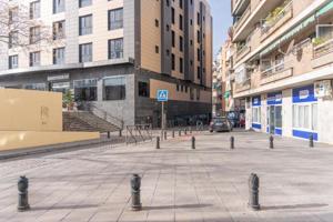 Local comercial en venta en Granada, Alhamar photo 0