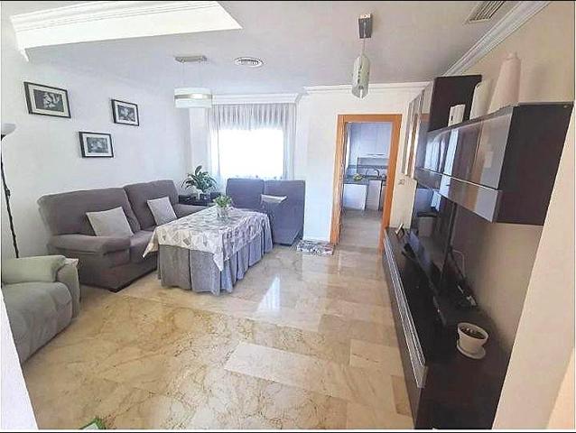Casa en venta en Zubia, Centro photo 0