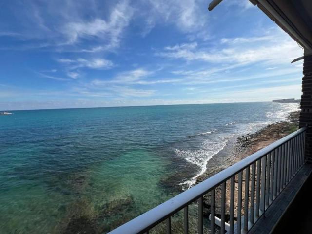 Apartamento en venta en Torrevieja, Playa de los Náufragos photo 0