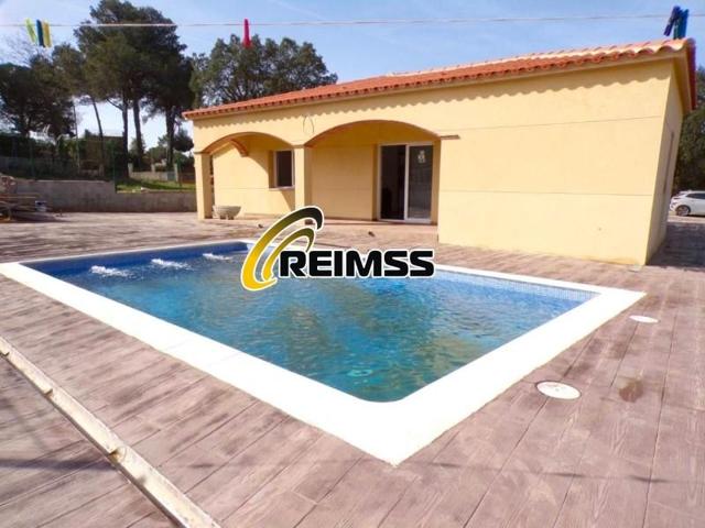 Casa en venta en Llagostera photo 0