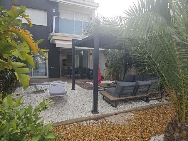 Apartamento en venta en Torrevieja photo 0