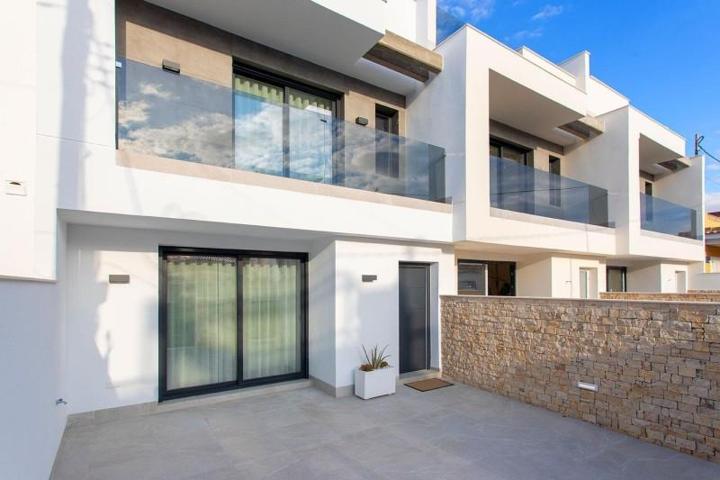 Adosada en venta en Pilar de la Horadada photo 0