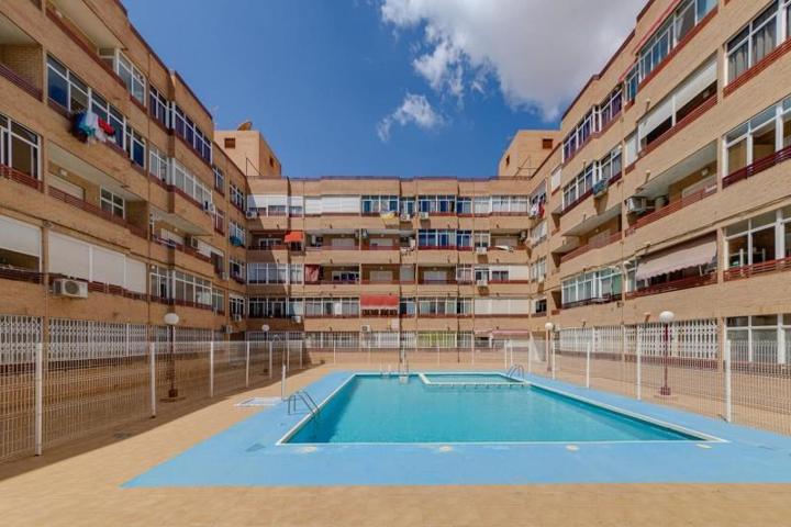 Apartamento en venta en Torrevieja photo 0