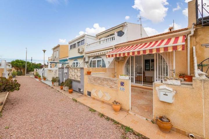 Casa en venta en Torrevieja photo 0