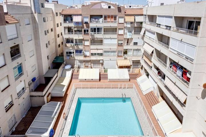 Apartamento en venta en Torrevieja photo 0