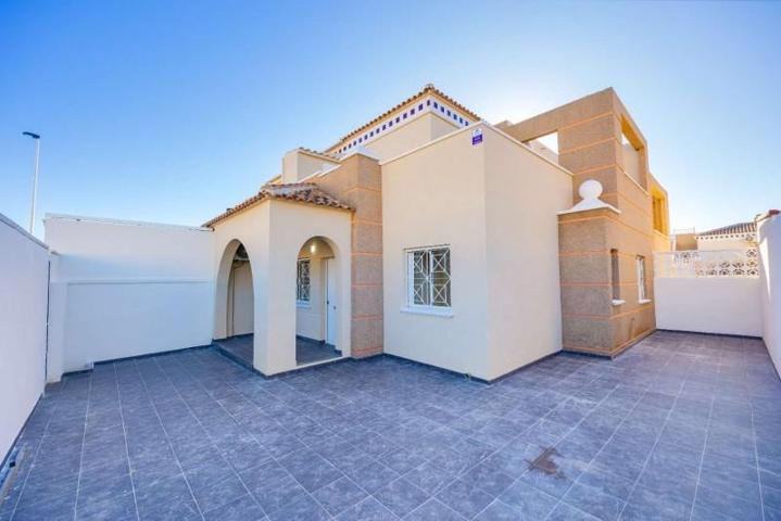 Duplex en venta en Torrevieja, Aguas Nuevas photo 0
