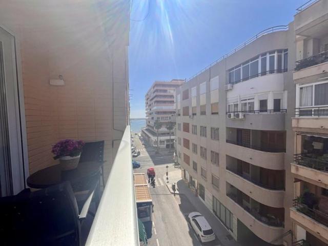 Apartamento en venta en Torrevieja photo 0