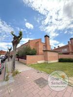 Adosada en venta en Valladolid photo 0