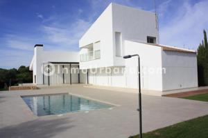 Chalet en venta en Monforte del Cid, Golf Alenda photo 0