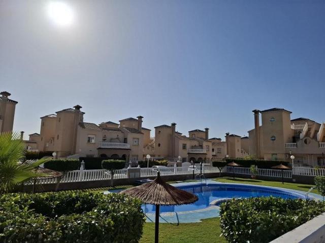 Adosada en venta en Orihuela Costa photo 0