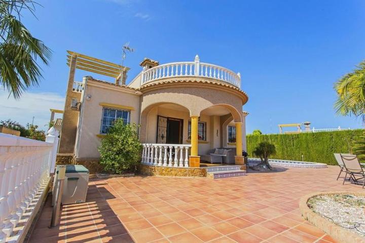 Chalet en venta en Guardamar del Segura, EL RASO photo 0
