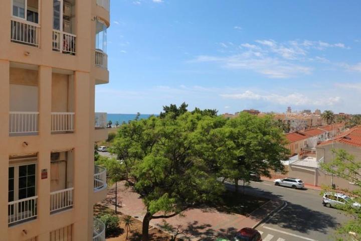 Apartamento en venta en Torrevieja photo 0