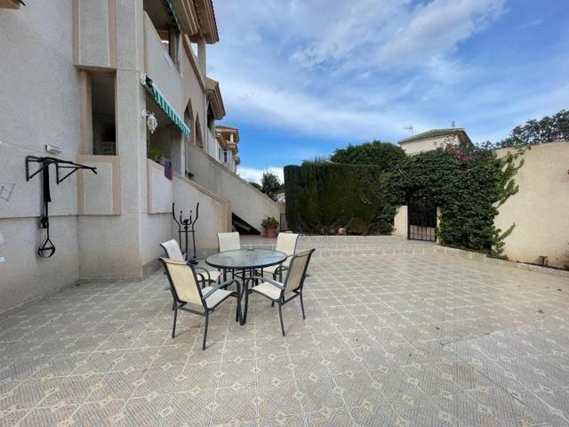 Apartamento en venta en Torrevieja photo 0
