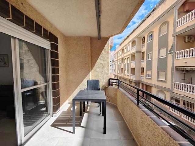 Apartamento en venta en Torrevieja photo 0