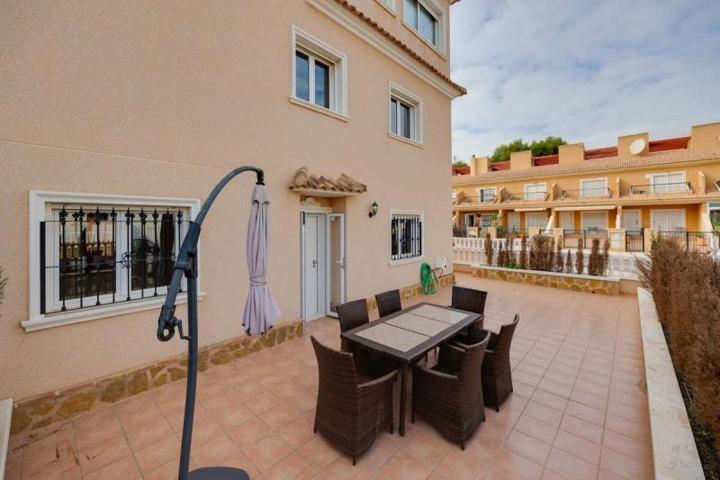 Apartamento en venta en Orihuela Costa photo 0