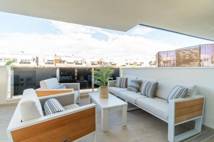 Apartamento en venta en Orihuela Costa photo 0