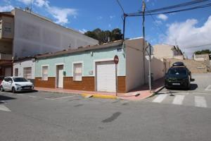 Adosada en venta en Guardamar del Segura photo 0
