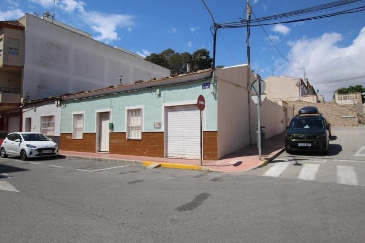 Adosada en venta en Guardamar del Segura photo 0