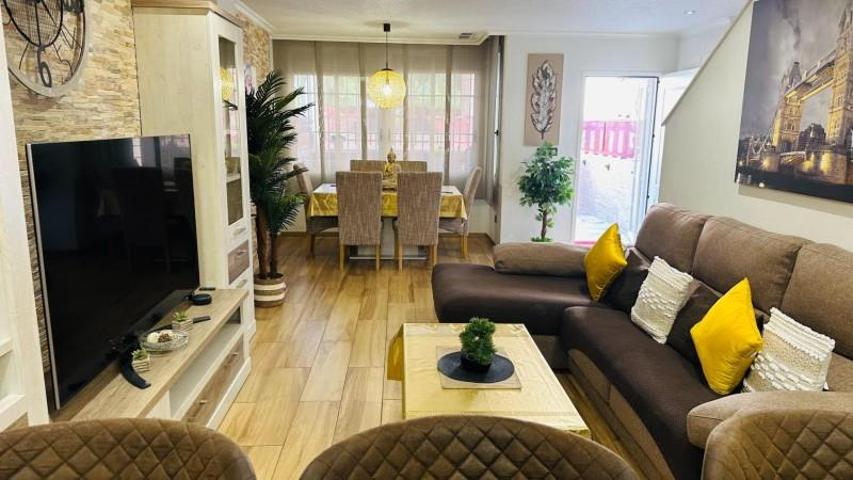 Bungalow en venta en Elche, Universidad - Ciudad deportiva photo 0