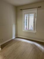 Piso en venta en Barcelona, Sants photo 0