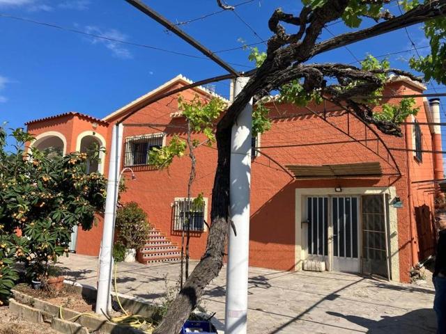 Casa con terreno en alquiler en Pedreguer photo 0