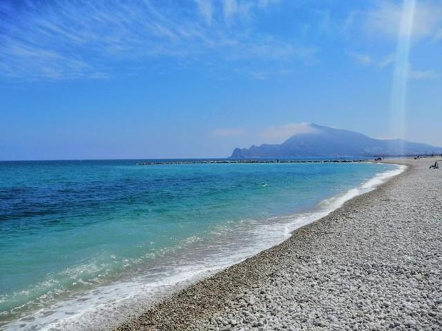 Local comercial en venta en Altea, Playa photo 0