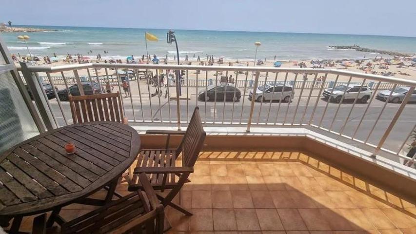 Apartamento en venta en Torrevieja photo 0