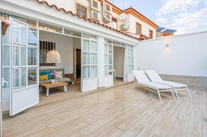 Adosada en venta en Alcalá del Río, Andalucia photo 0